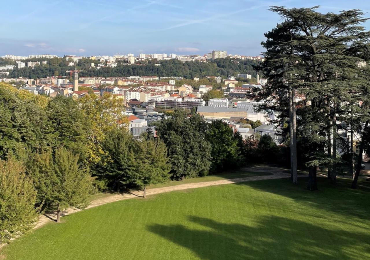 Hôtel Valpré Écully Esterno foto