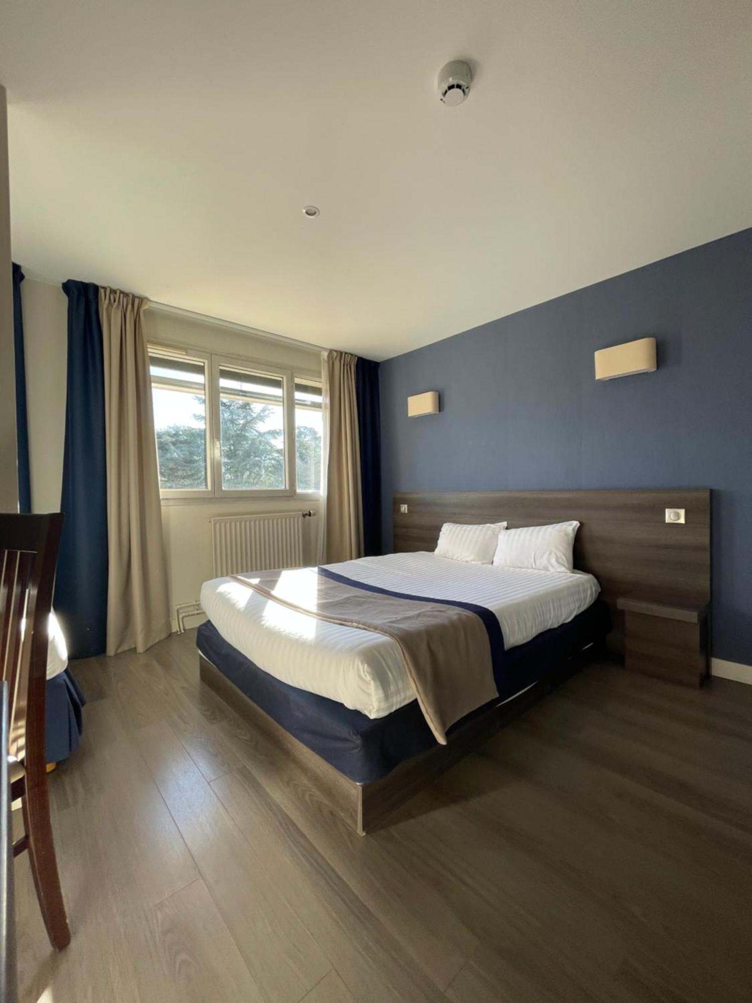 Hôtel Valpré Écully Esterno foto
