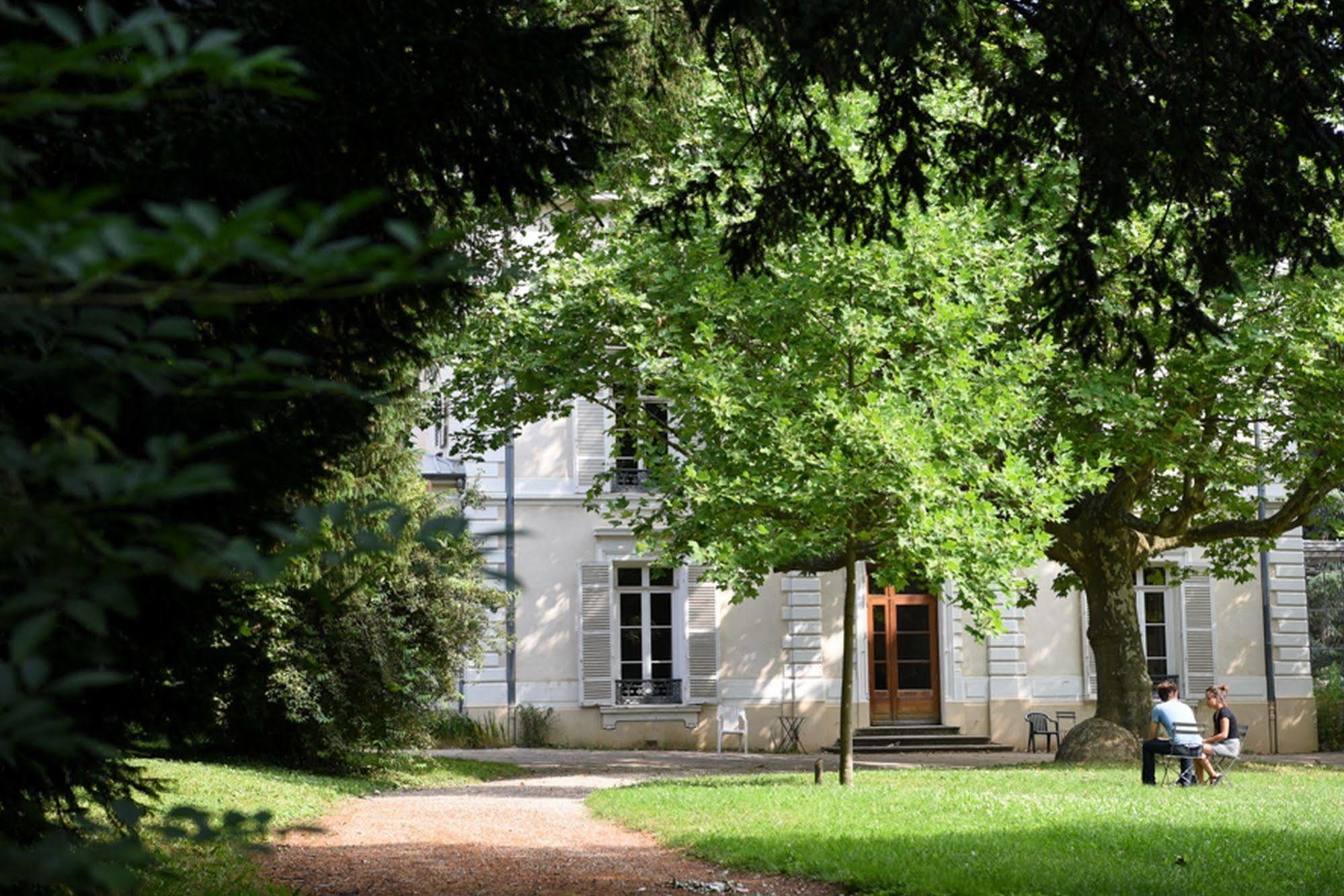 Hôtel Valpré Écully Esterno foto